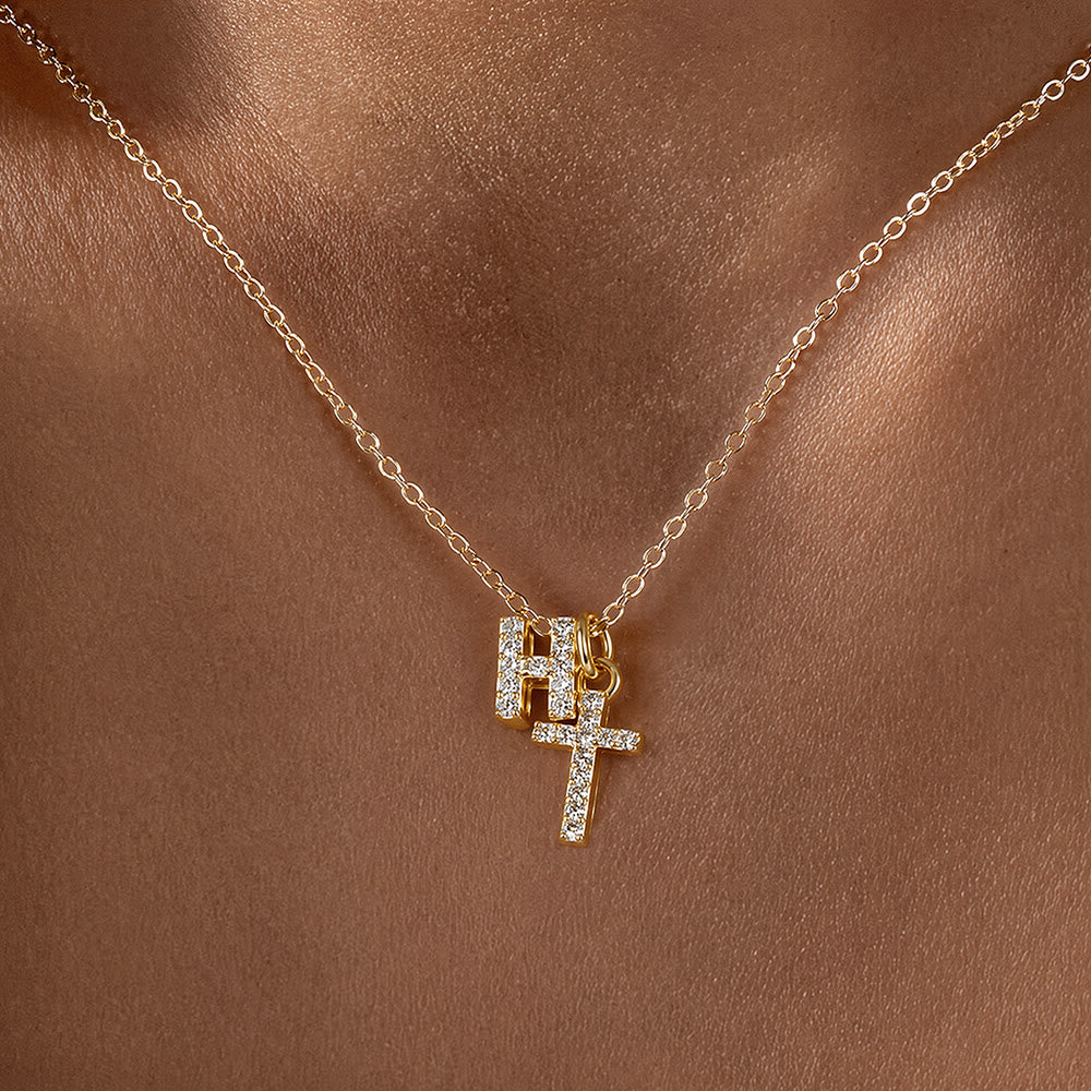 Christianartworkshop Collier pendentif double croix orné de strass et de lettres initiales A à Z : emblème intemporel de douce protection céleste - H - image 9