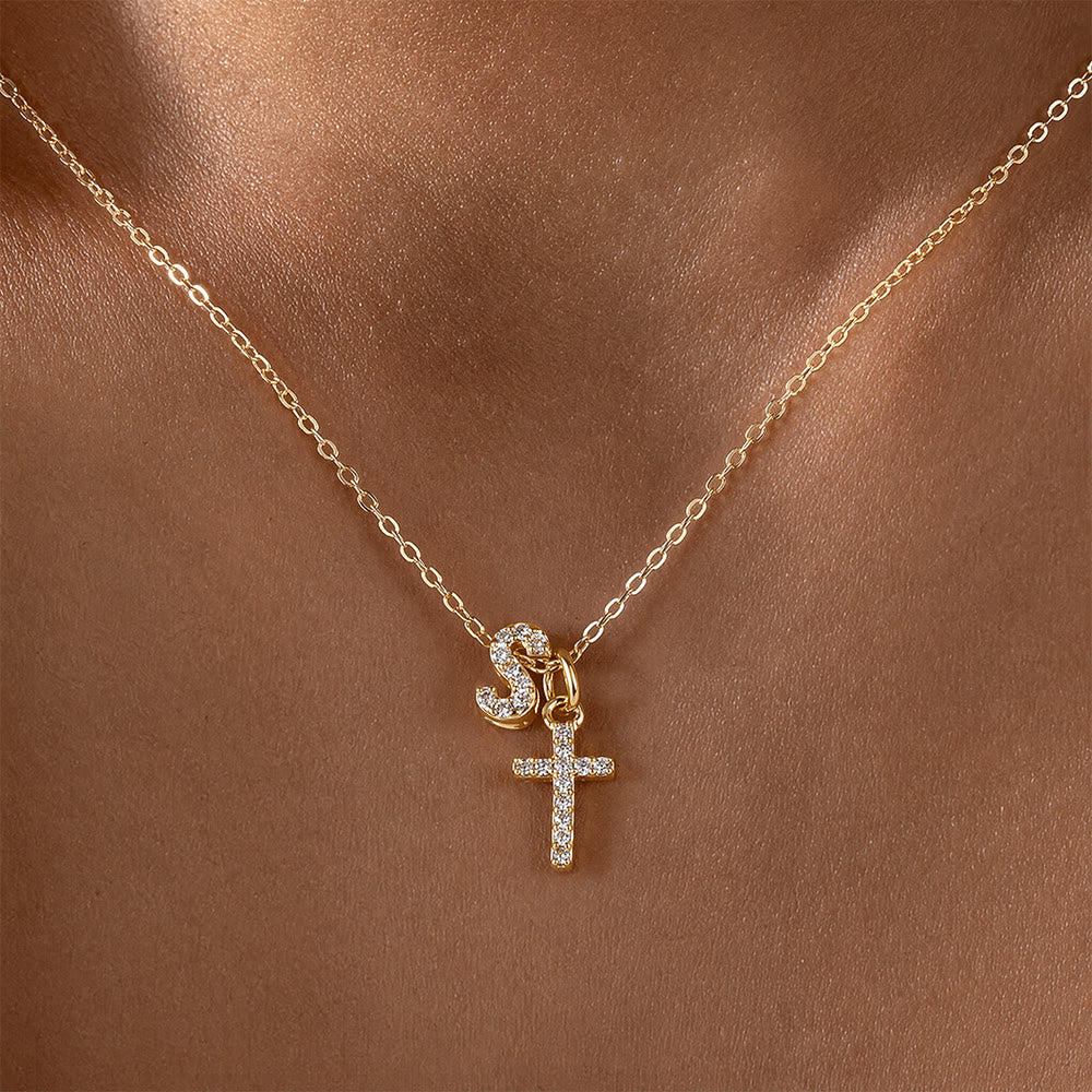 Christianartworkshop Collier pendentif double croix orné de strass et de lettres initiales A à Z : emblème intemporel de douce protection céleste - S - image 20