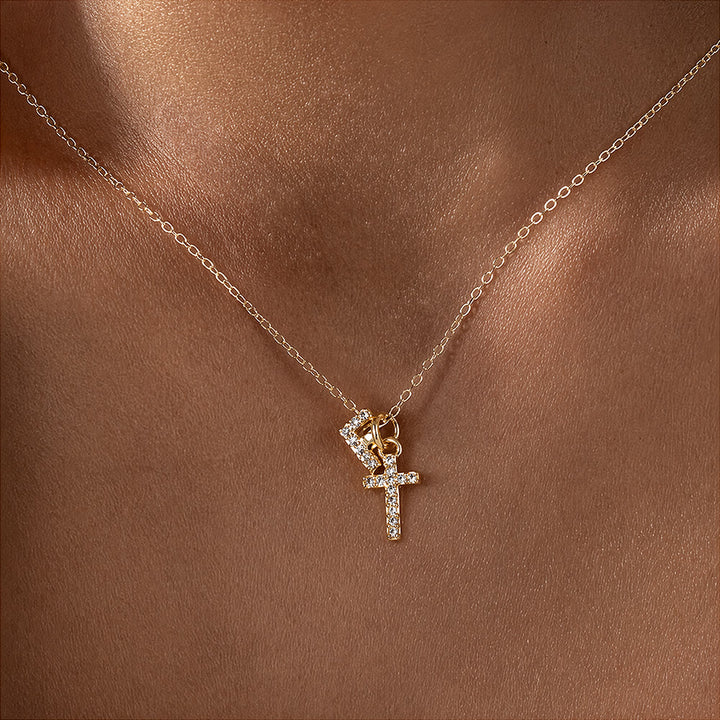 Christianartworkshop Collier pendentif double croix orné de strass et de lettres initiales A à Z : emblème intemporel de douce protection céleste - F - image 7