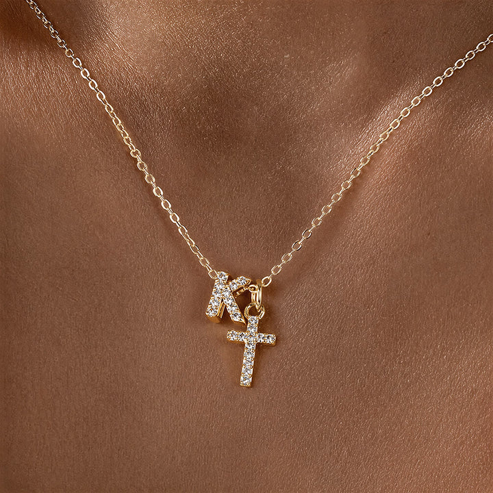 Christianartworkshop Collier pendentif double croix orné de strass et de lettres initiales A à Z : emblème intemporel de douce protection céleste - K - image 12