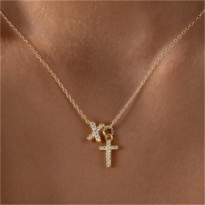 Christianartworkshop Collier pendentif double croix orné de strass et de lettres initiales A à Z : emblème intemporel de douce protection céleste - X - image 25