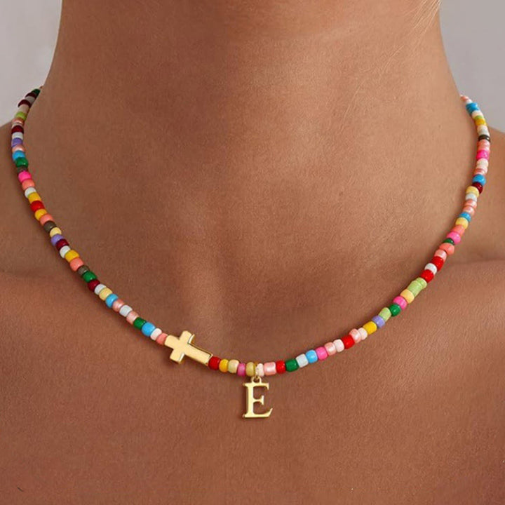 Christianartworkshop Collier ras du cou personnalisé avec pendentif croix et perles vibrantes : emblème intemporel de douce protection céleste - E - image 7