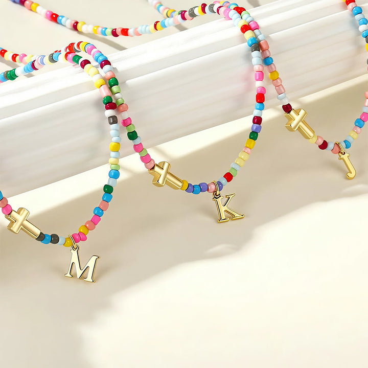 Christianartworkshop Collier ras du cou personnalisé avec pendentif croix et perles vibrantes : emblème intemporel de douce protection céleste - image 1
