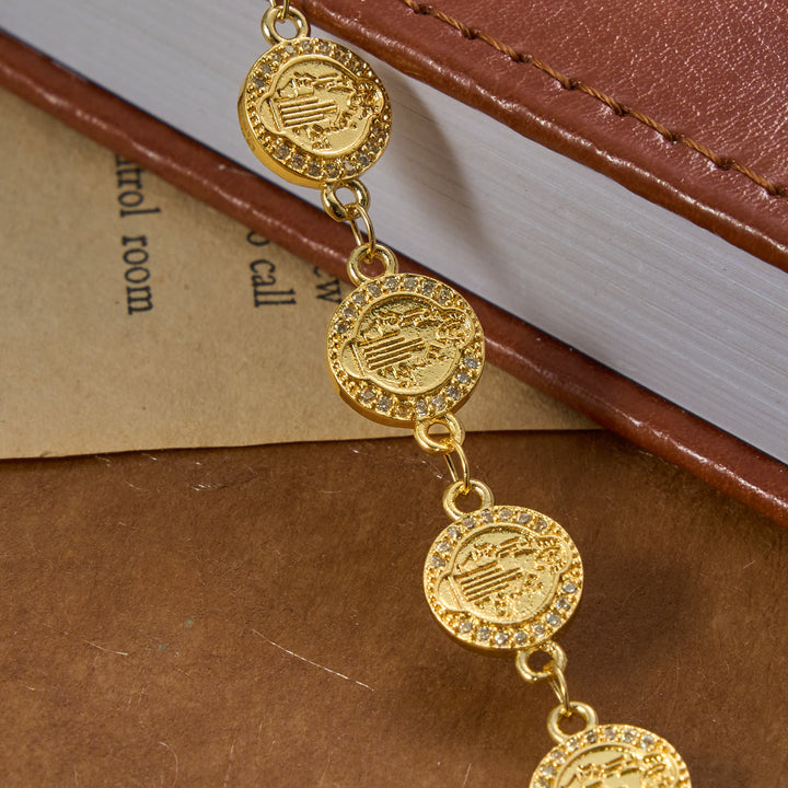 Christianartworkshop Bracelet à maillons en relief avec bordure scintillante et médaille de Saint Benoît : emblème intemporel de la douce protection céleste - image 4