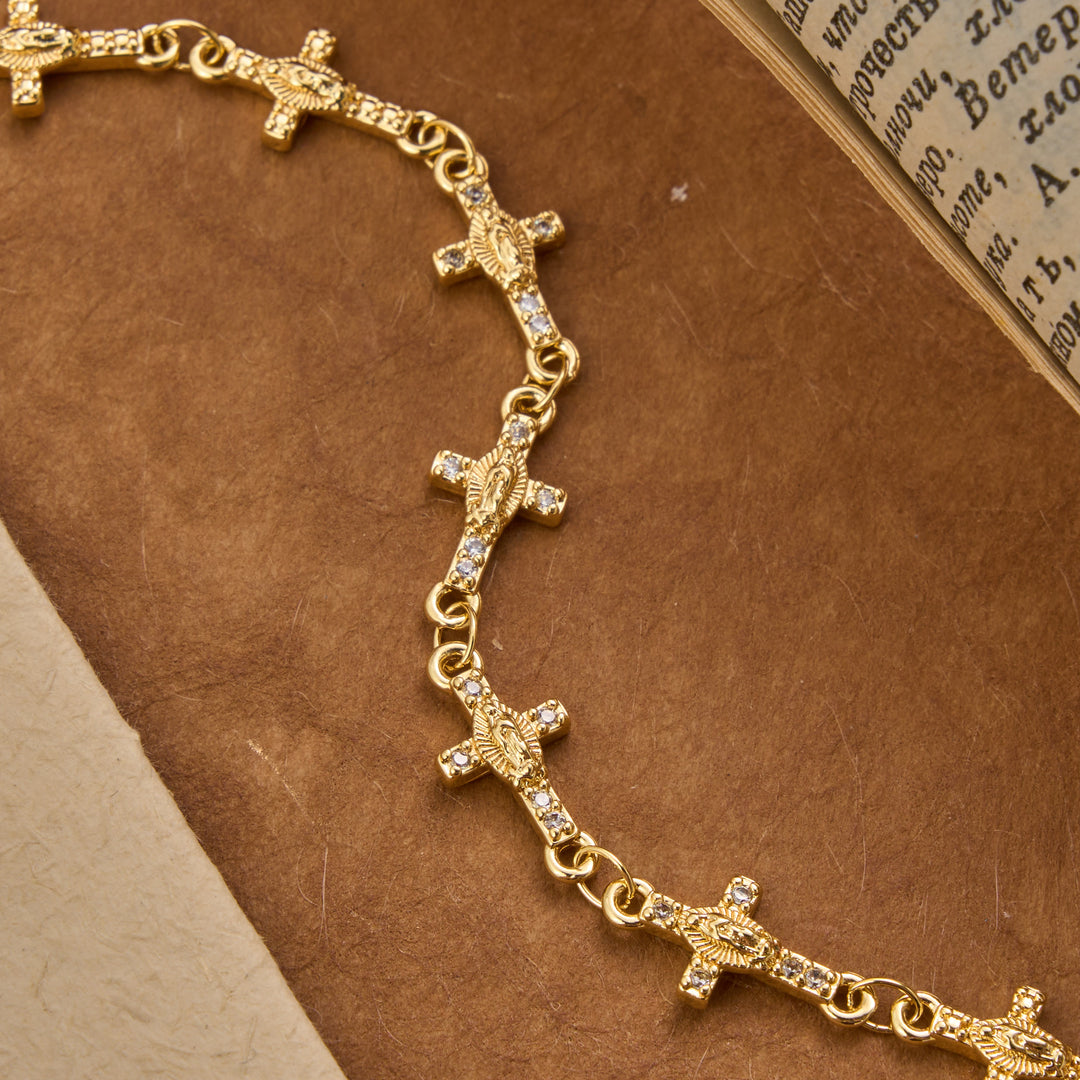 Christianartworkshop Bracelet à maillons scintillants orné d'une croix incrustée à l'effigie de Notre-Dame de Guadalupe : emblème intemporel de la douce protection céleste - image 4