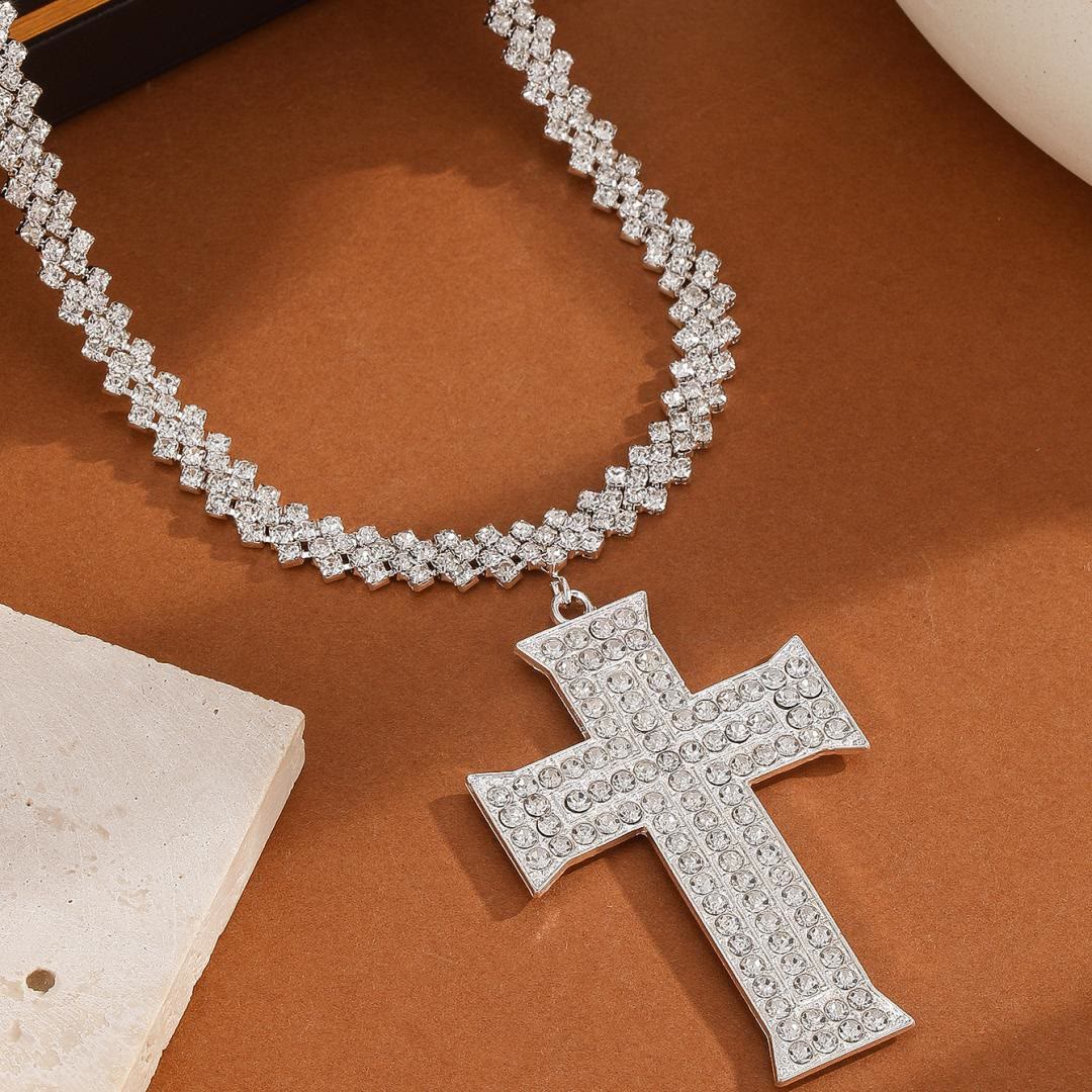 Christianartworkshop Collier pendentif croix à pointe de flèche rayonnante multi-styles, chaîne tennis incrustée de paillettes : emblème intemporel de douce protection céleste - Broad Cross - image 8
