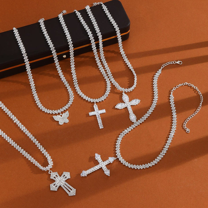 Christianartworkshop Collier pendentif croix à pointe de flèche rayonnante multi-styles, chaîne tennis incrustée de paillettes : emblème intemporel de douce protection céleste - image 2