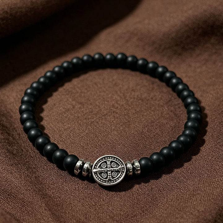 Christianartworkshop Bracelet extensible empilable avec une seule perle en pierre naturelle et médaille de Saint Benoît : emblème intemporel de la douce protection céleste - Obsidienne mate - image 8