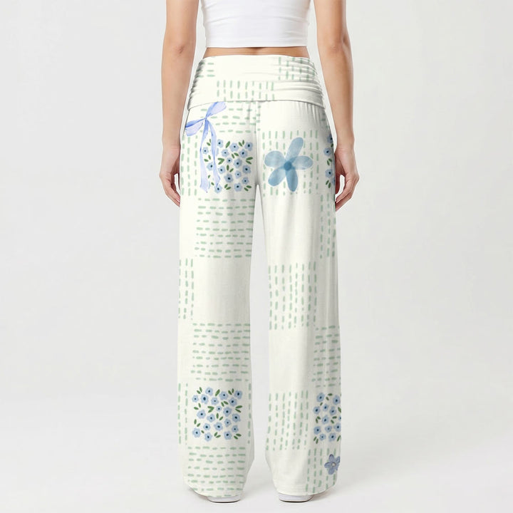 Christianartworkshop Illustration d'un nœud papillon, d'un myosotis, d'une couronne et d'un cœur rouge, ainsi que d'un pantalon taille haute à jambes larges. - image 1