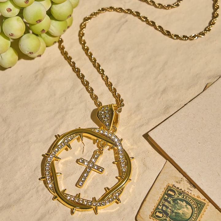 Pendentif Couronne d'épines et Croix de Christianartworkshop : Un rappel de foi et de grâce à porter au quotidien - image 3