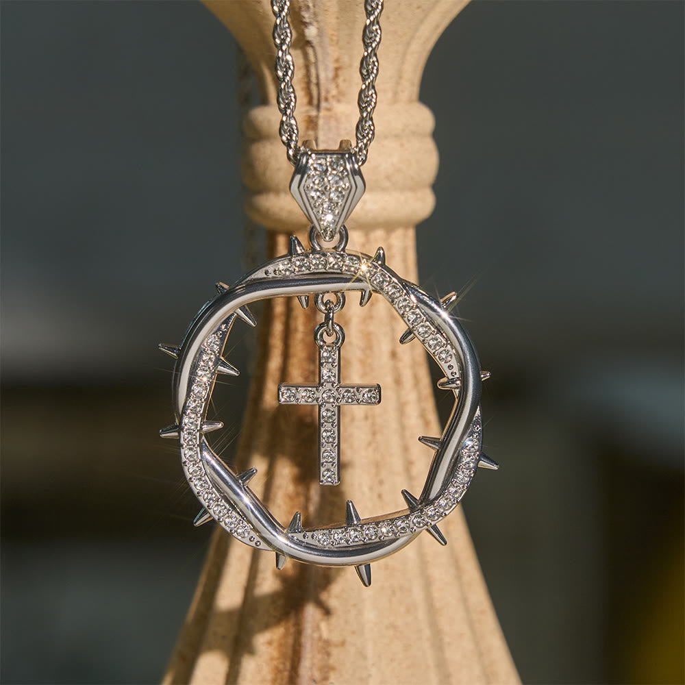 Pendentif Couronne d'épines et Croix de Christianartworkshop : Un rappel de foi et de grâce à porter au quotidien - image 2
