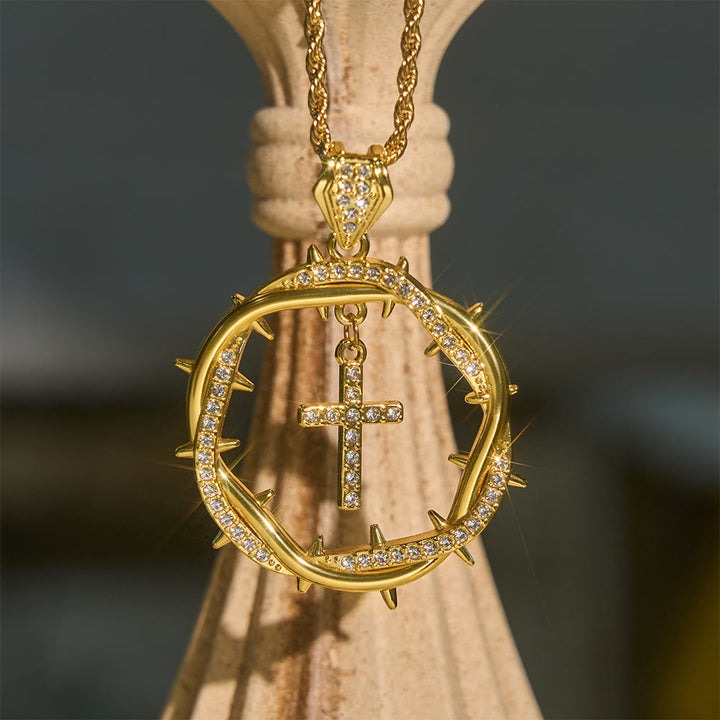 Pendentif Couronne d'épines et Croix de Christianartworkshop : Un rappel de foi et de grâce à porter au quotidien - image 1