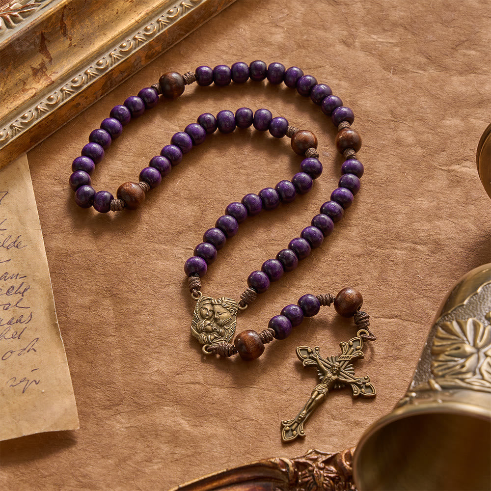 Christianartworkshop Chapelet en bois violet avec crucifix en bronze et médaillon de la Sainte Famille en relief - image 3