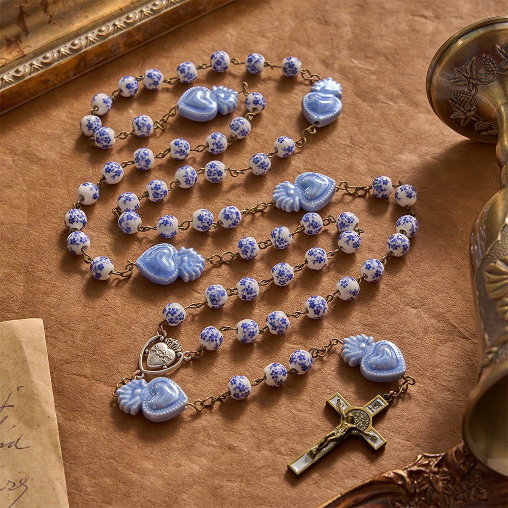 Chapelet en porcelaine à motif floral du Sacré-Cœur avec crucifix orné d'émail, Christianartworkshop - Chapelet en céramique à motif floral bleu - image 0