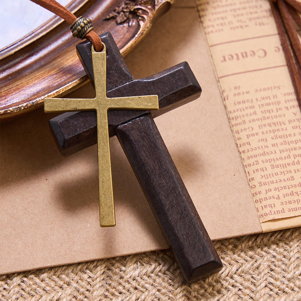 Christianartworkshop Collier minimaliste en bois massif et cordon en daim avec croix incrustée de métal : emblème d'un refuge céleste inébranlable - Brun - image 0