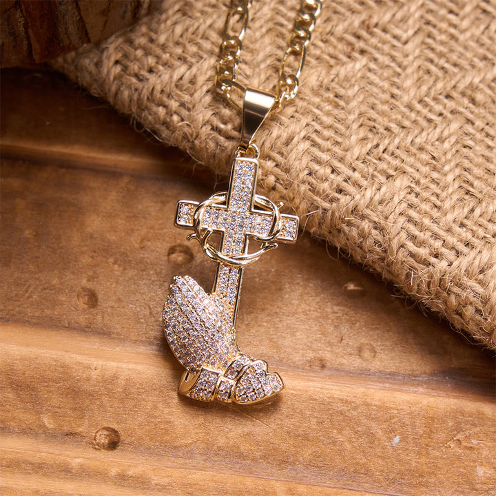 Christianartworkshop Collier Figaro en cristal pavé, croix d'épines et mains jointes en prière : emblème de la miséricorde divine - Les mains en prière et la croix d'épines - image 0