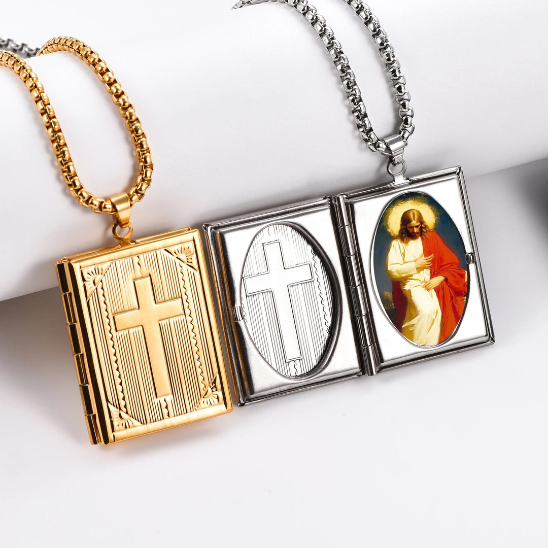 Christianartworkshop Collier pendentif croix de Jésus en médaillon livre à charnière - image 5