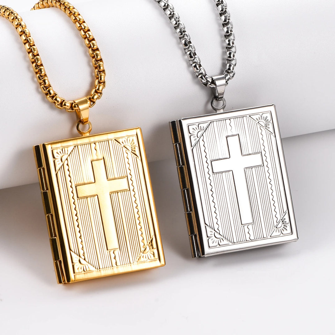 Christianartworkshop Collier pendentif croix de Jésus en médaillon livre à charnière - image 0