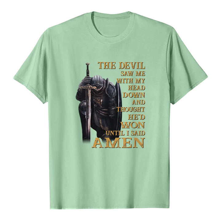 T-shirt classique imprimé « Guerrier agenouillé, le diable pensait avoir gagné jusqu'à ce que je dise Amen » de Christianartworkshop - Vert clair - 2XL - image 1