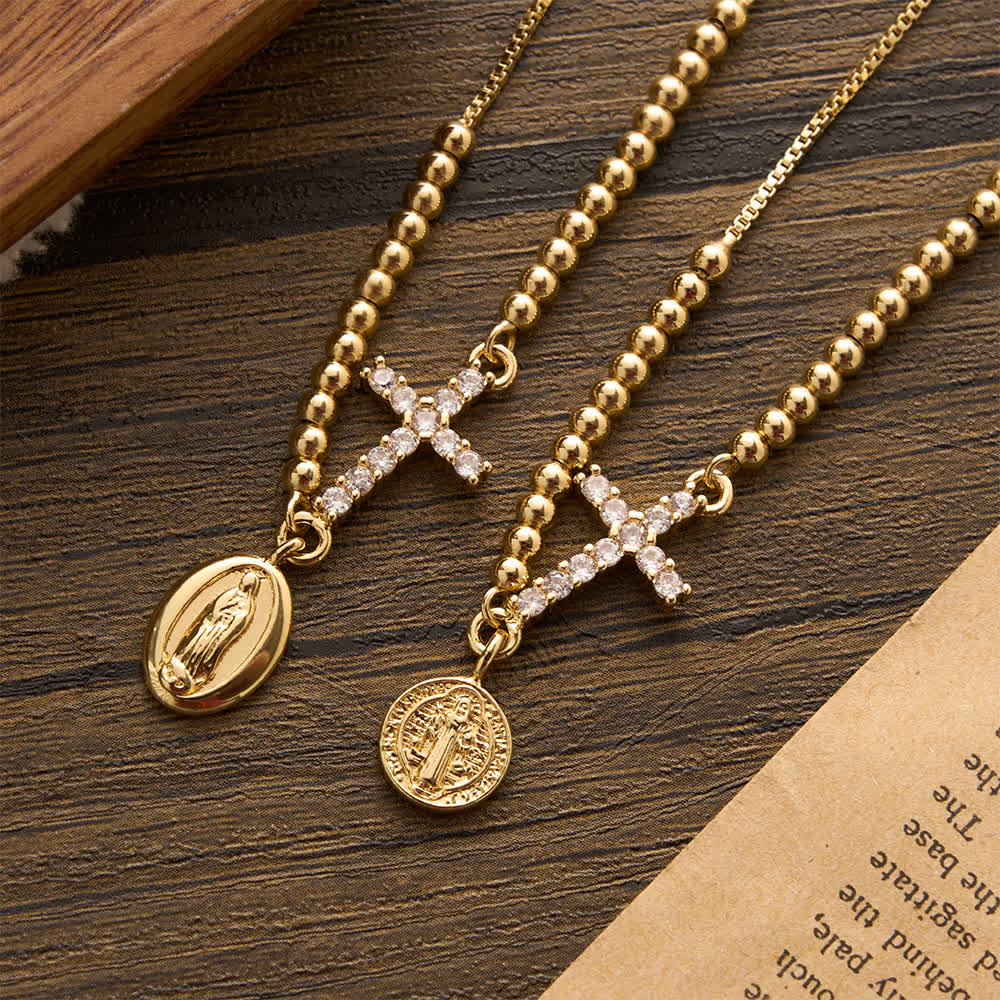 Christianartworkshop Bracelet ajustable à perles dorées miniatures avec croix pavée de zircon et médaillon de Notre-Dame et Saint Benoît - image 4