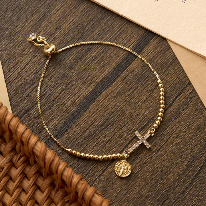 Christianartworkshop Bracelet ajustable à perles dorées miniatures avec croix pavée de zircon et médaillon de Notre-Dame et Saint Benoît - Saint Benoît - image 3