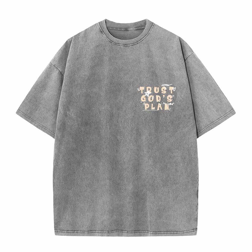 Christianartworkshop T-shirt délavé double face avec inscription « Faites confiance au plan de Dieu » en police graffiti, mini-impression recto, grand texte verso, Romains 8:28 - image 26