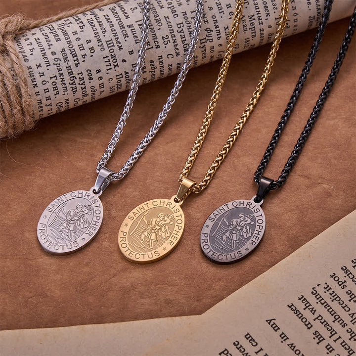 Christianartworkshop Collier avec médaille ovale gravée de Saint Christophe et chaîne en blé : emblème intemporel de la douce protection céleste - image 0