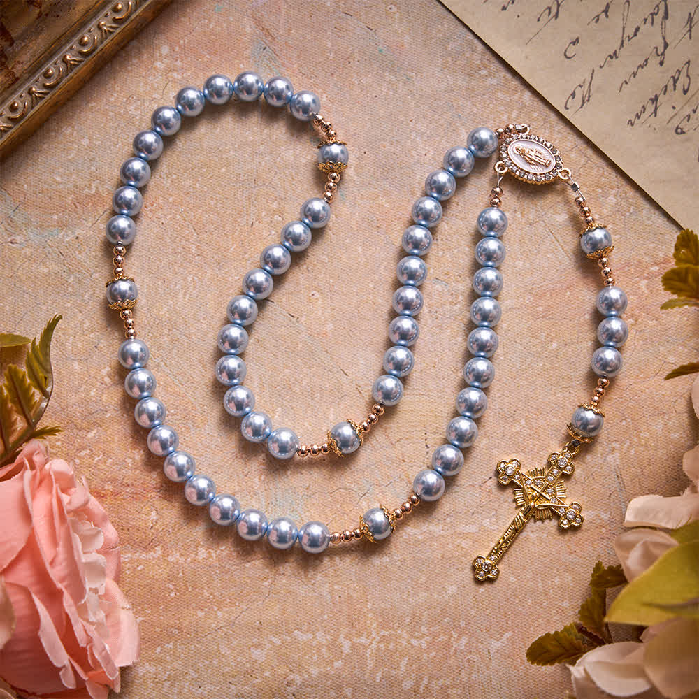 Christianartworkshop Chapelet Notre-Dame en perles bleu ciel avec crucifix doré orné de pierres précieuses : emblème de la sérénité céleste - Chapelet de perles bleues - image 0