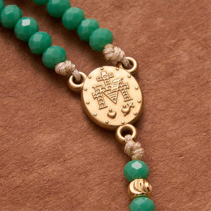 Christianartworkshop Bracelet chapelet noué en perles de cristal à facettes avec breloque croix : emblème de douces bénédictions célestes - image 2