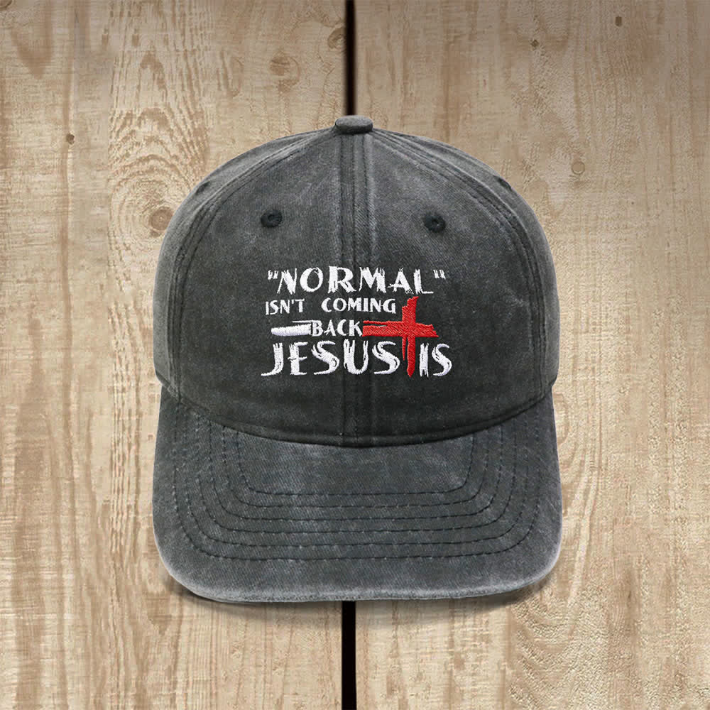 Christianartworkshop La normalité ne reviendra pas. Jésus est brodé en croix. Casquette classique décontractée. - Noir - image 1