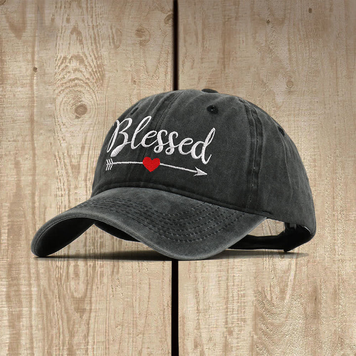 Christianartworkshop Chapeau classique décontracté brodé d'un cœur et d'une flèche bénie en lettres cursives - image 2