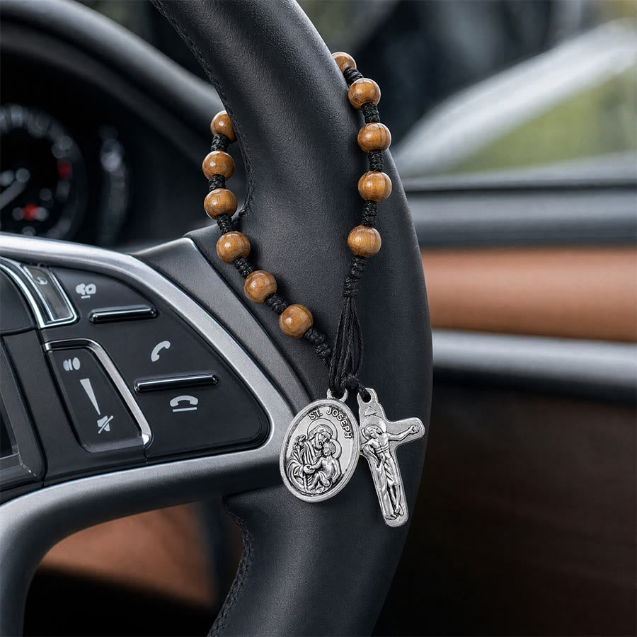 Christianartworkshop Chapelet de poignet en perles de bois nouées à la main, orné d'une médaille de saint Joseph et d'un crucifix : emblème de la protection céleste familiale - Saint Joseph - image 0