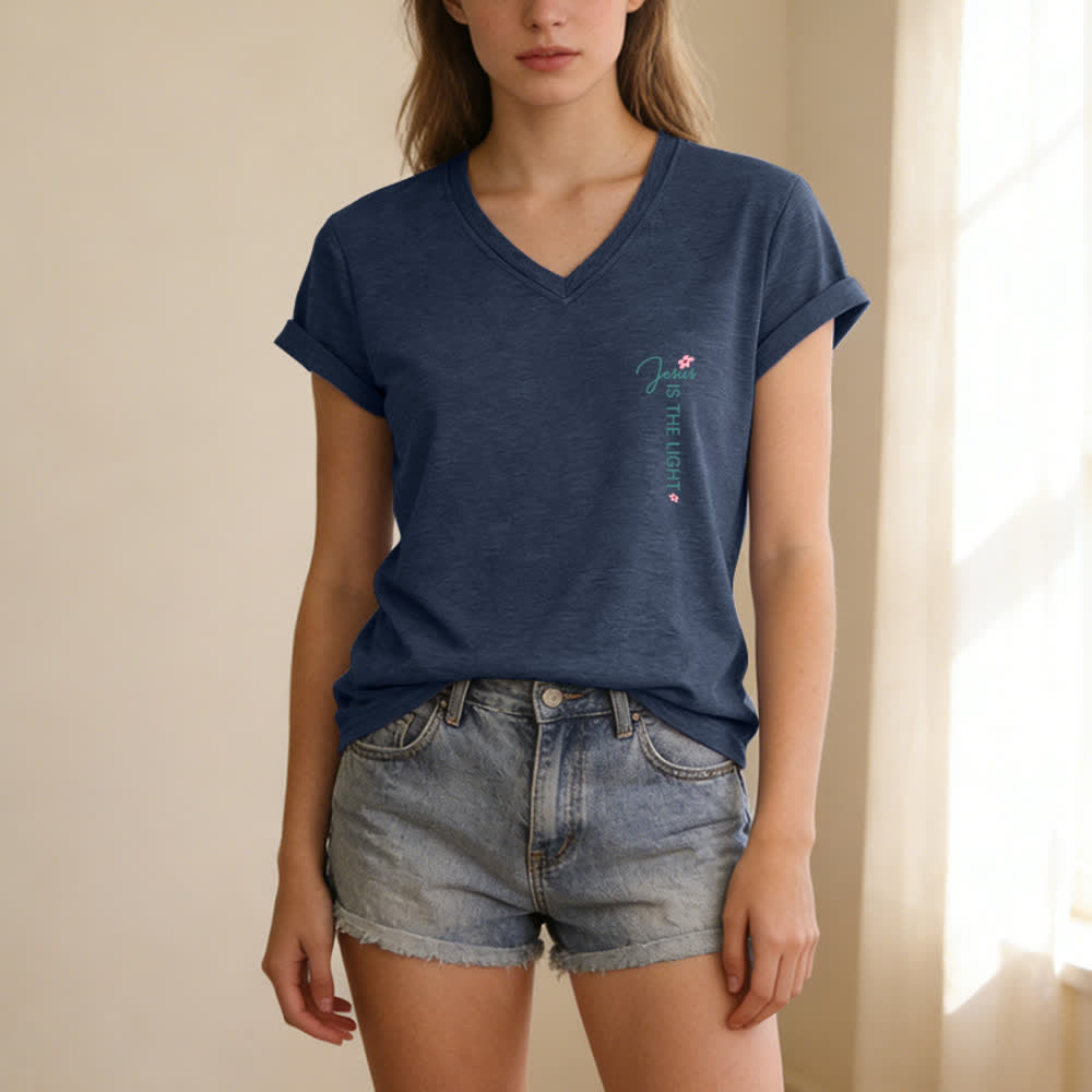 Christianartworkshop T-shirt décontracté à col en V avec imprimé floral double face « Jésus est la lumière, marche par la foi et non par la vue » - image 19