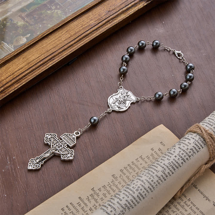 Pendentif de voiture en perle d'hématite avec médaille de Saint Michel et crucifix, créé par Christianartworkshop : un cadeau de protection et de force célestes. - image 15