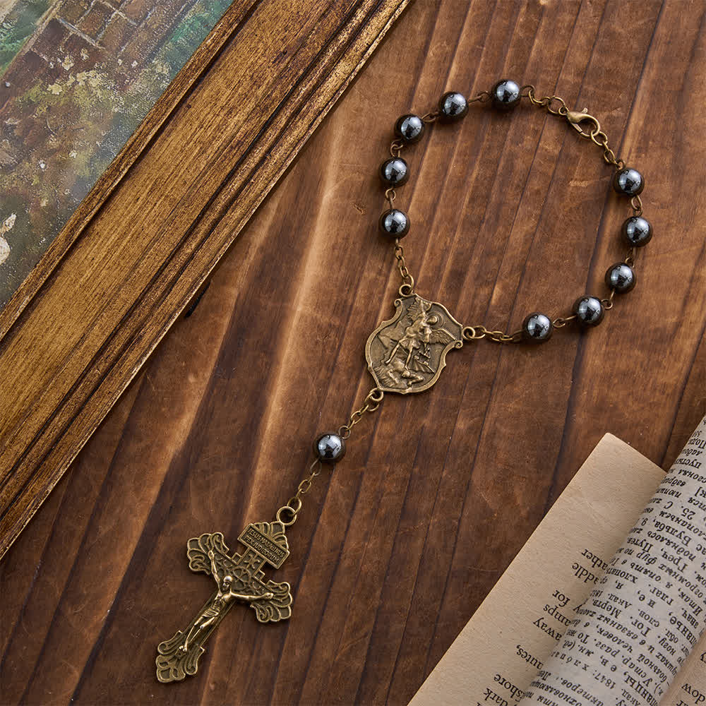 Pendentif de voiture en perle d'hématite avec médaille de Saint Michel et crucifix, créé par Christianartworkshop : un cadeau de protection et de force célestes. - image 6