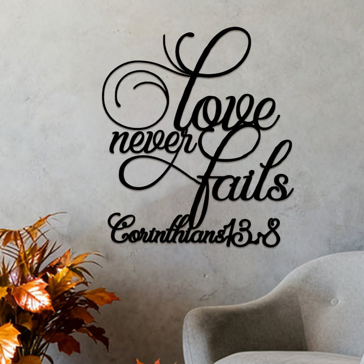 Décoration murale en métal « Love Never Fails » de Christianartworkshop : emblème d’affection céleste éternelle - image 4