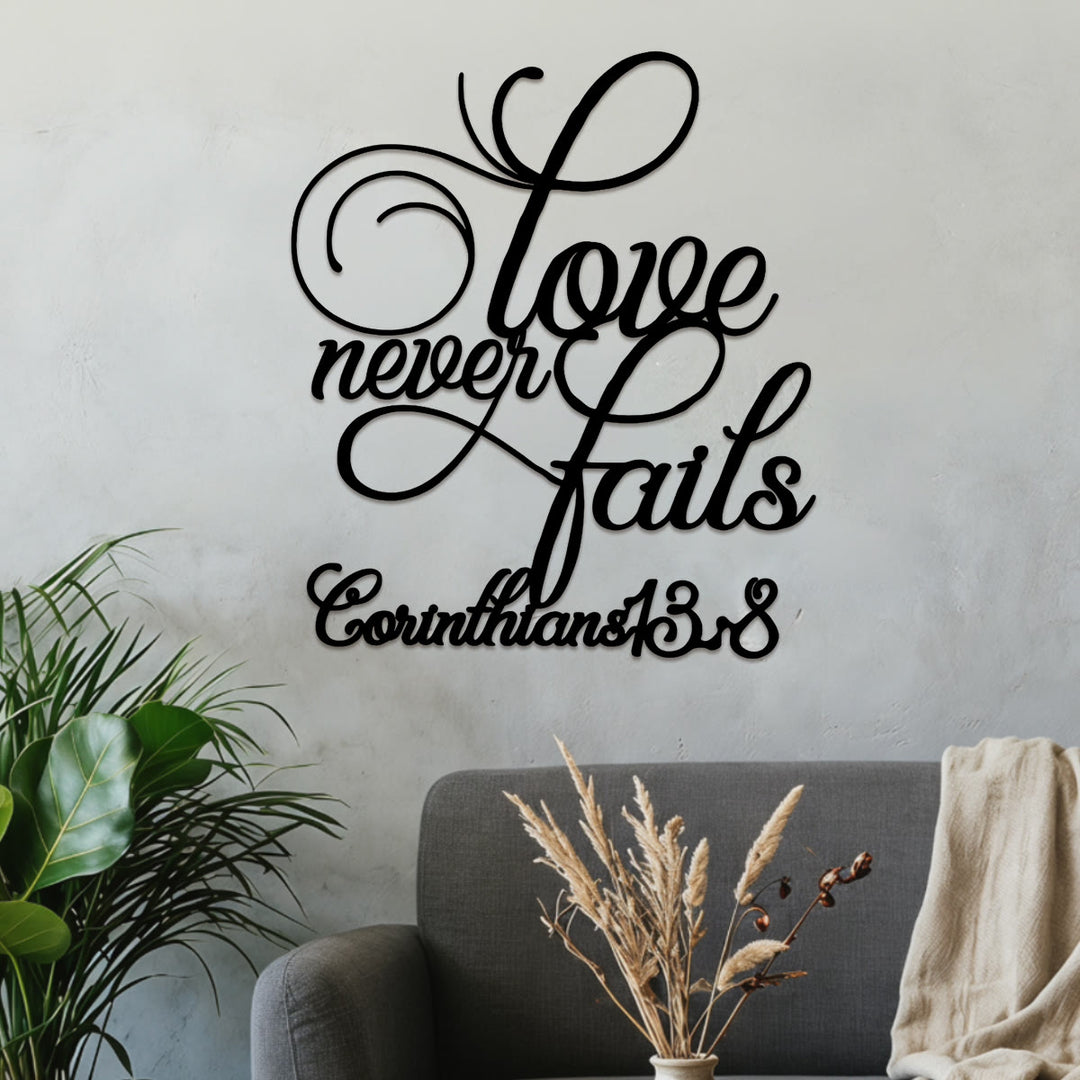 Décoration murale en métal « Love Never Fails » de Christianartworkshop : emblème d’affection céleste éternelle - image 3