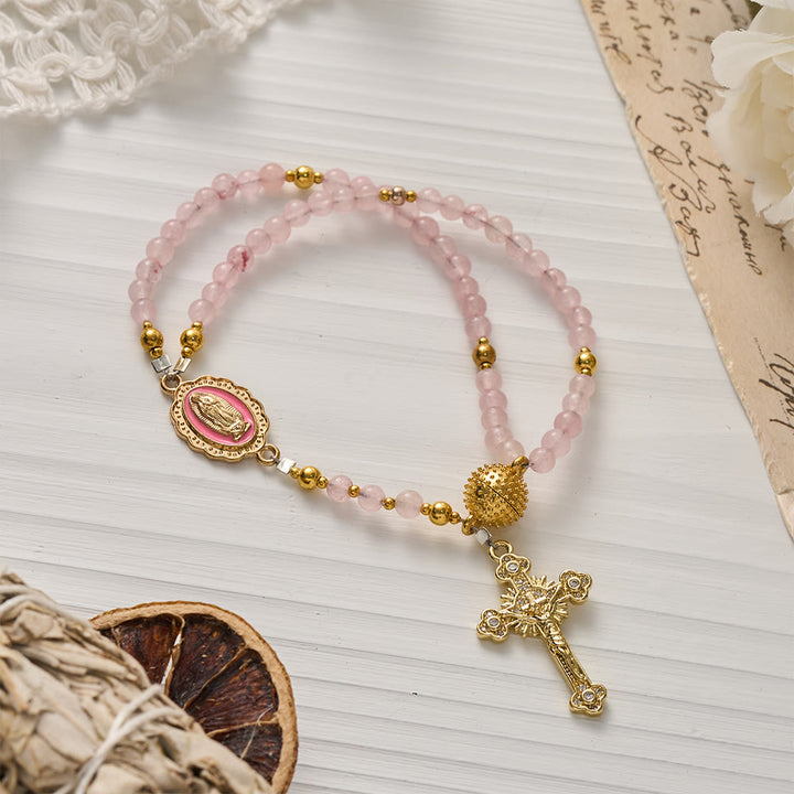 Bracelet chapelet en agate fraise magnétique Christianartworkshop : emblème de la grâce et de la pureté divines - Agate rose (Tour de poignet : 18 cm) - image 1