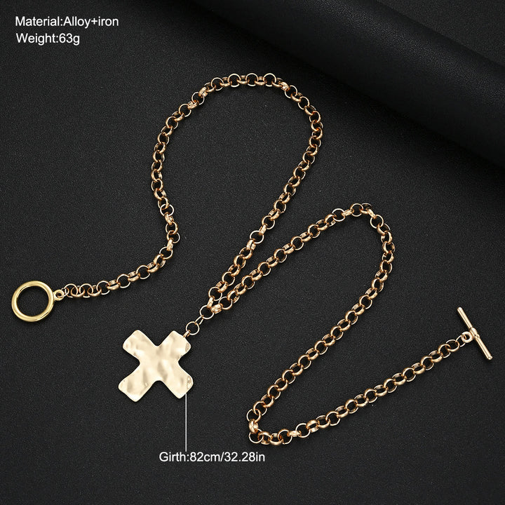 Collier de la série Croix martelée de Christianartworkshop : Foi contemporaine et dévotion élégante - image 15