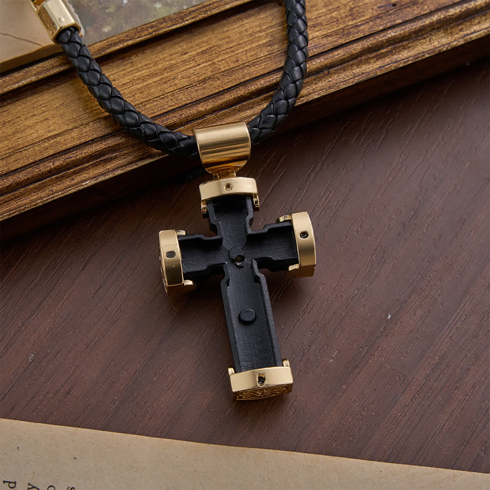Collier pendentif croix de Jésus style luxe Christianartworkshop en alliage noir et or - image 1