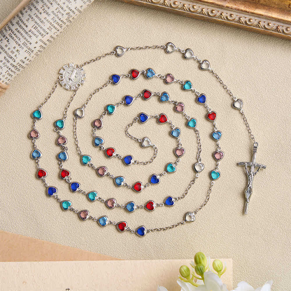 Christianartworkshop Chapelet en argent avec médaillon de saint Benoît en forme de cœur et zircon : emblème de la douce grâce céleste - Chapelet en perles de zircon en forme de cœur - image 0