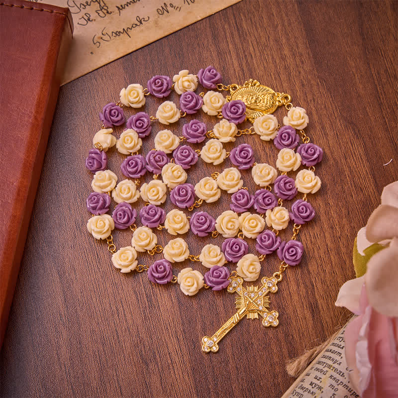Christianartworkshop Chapelet Notre-Dame en perles de rose crème et violettes et crucifix orné de pierres précieuses : emblème de la douce grâce céleste - Chapelet à perles roses bicolores - image 0