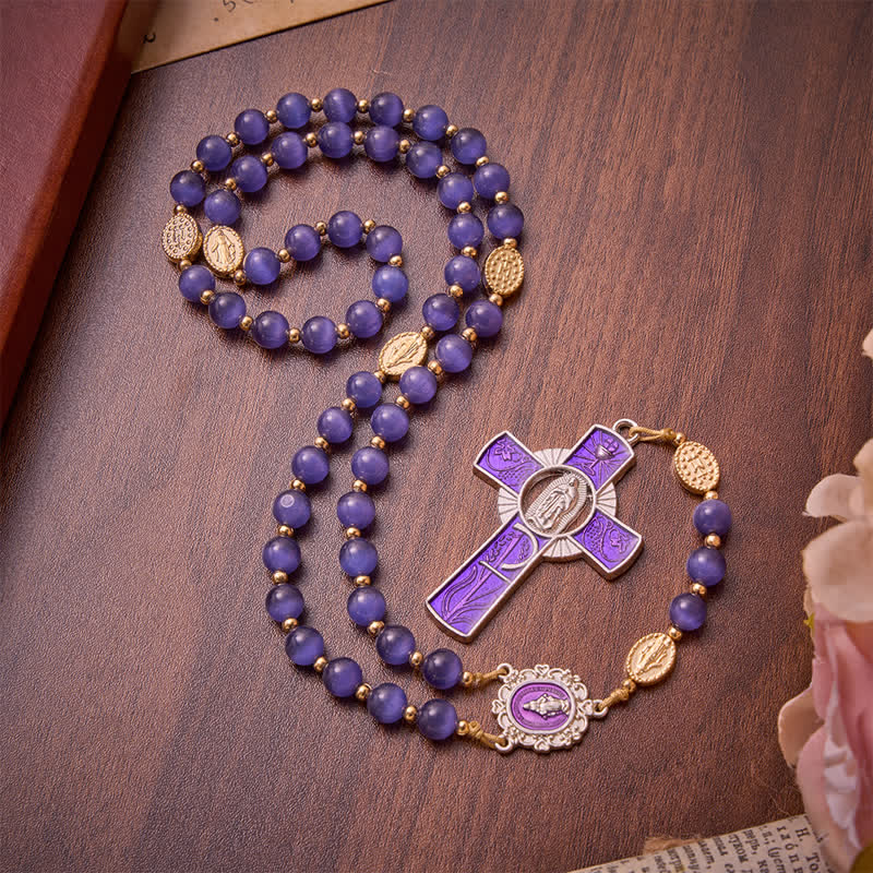 Christianartworkshop Chapelet Notre-Dame en forme de croix incrustée d'émail et orné de perles œil-de-chat violettes : signe de la paisible bénédiction céleste - Chapelet yeux de chat violets - image 0