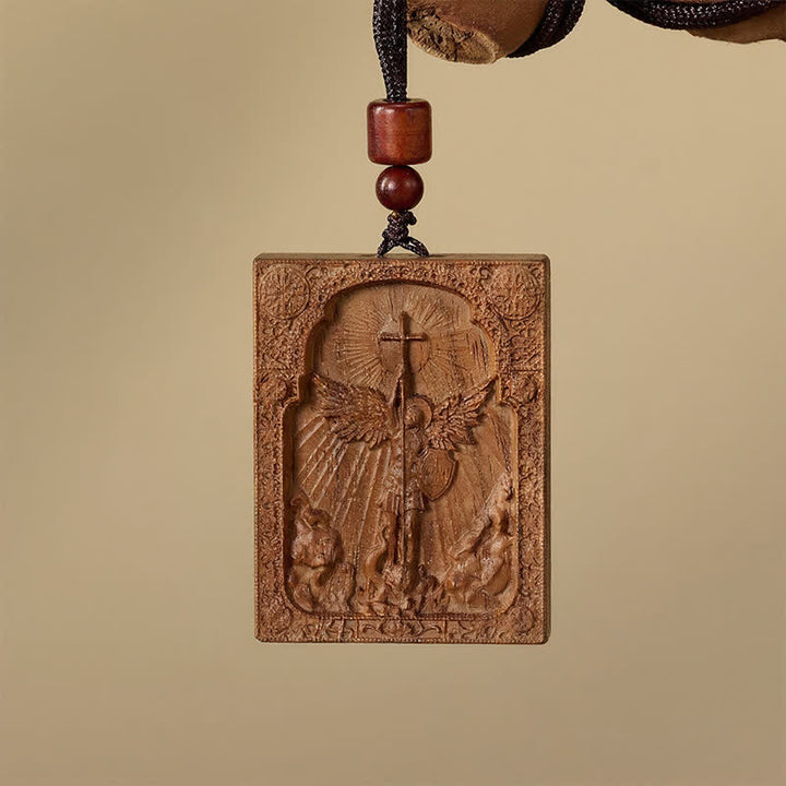 Christianartworkshop Collier en bois sculpté représentant le Saint Michel : emblème de la délivrance divine inébranlable - image 2