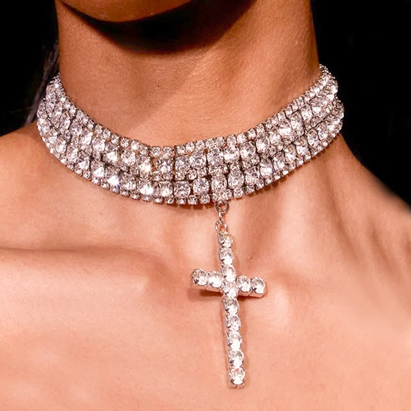 Christianartworkshop Collier ras-de-cou croix en strass étincelants : symbole de grâce céleste inébranlable - Argent - image 0