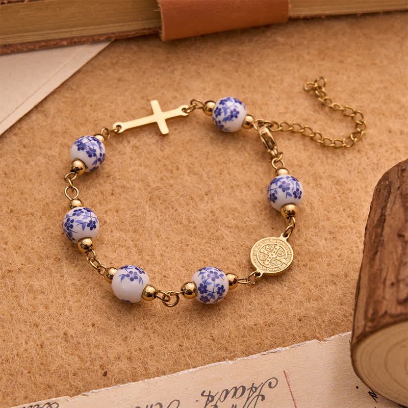 Christianartworkshop Bracelet à breloques Croix de Saint Benoît : Symbole de chaleureuse guidance spirituelle - Bleu - image 1