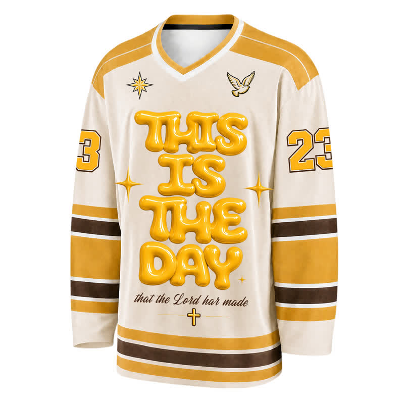 Christianartworkshop Maillot de hockey à imprimé en relief « This Is The Day » - image 1
