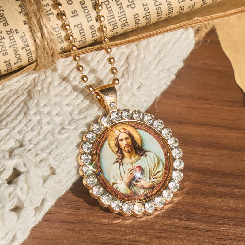 Christianartworkshop Collier rond en alliage représentant le Sacré-Cœur de Jésus : Symbole de paix et de bénédiction sacrée - Jésus - image 0