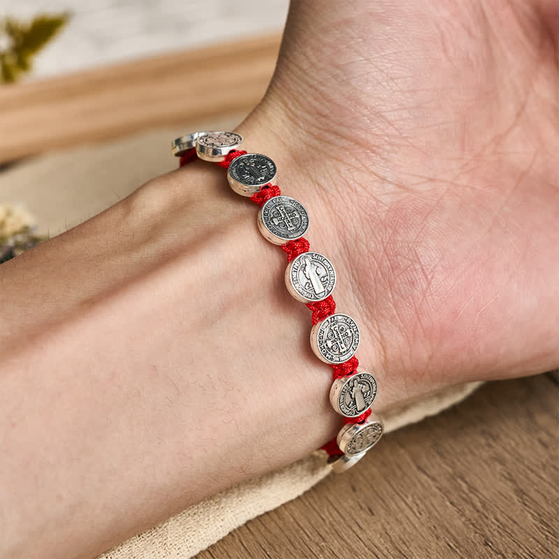 Christianartworkshop Bracelet de dévotion tressé avec médaille de Saint Benoît : symbole de douce consolation divine - image 2